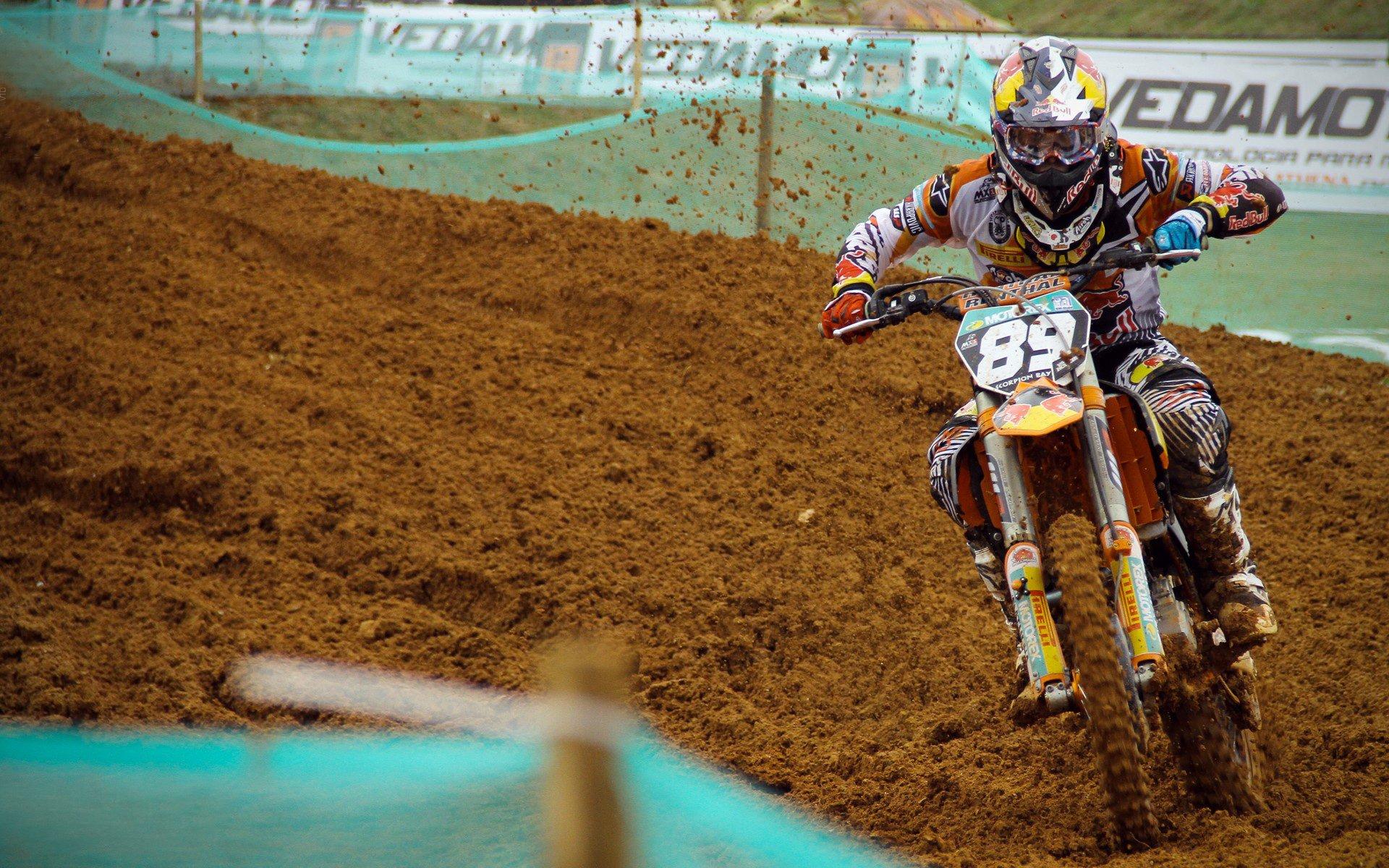 拜仁本赛季成绩深度解析,德甲冠军回归,欧冠与德国杯的得失启示